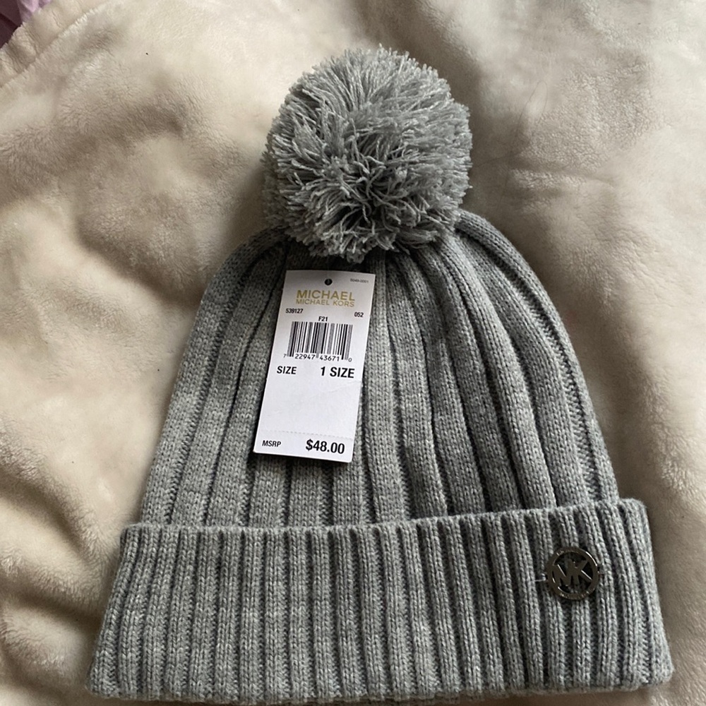 Michael kors grey touque